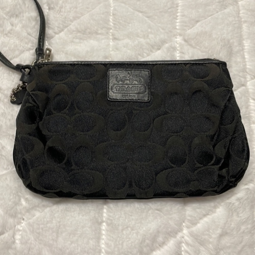 Coach Signature C Black Canvas Wristlet NEW WITHOUT TAGS - Picture 3 of 5